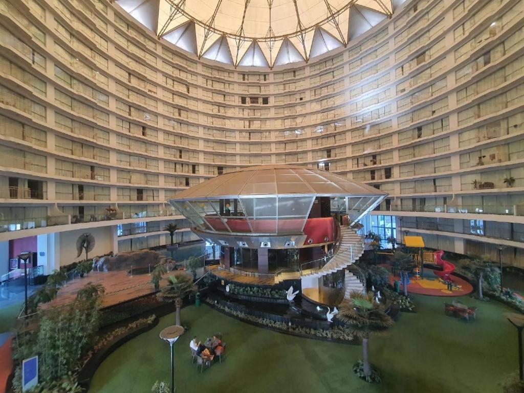 Homestays At Rajhans Belliza Near Airport Surat Exterior foto