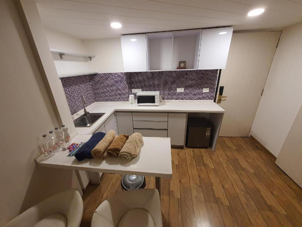 Homestays At Rajhans Belliza Near Airport Surat Exterior foto
