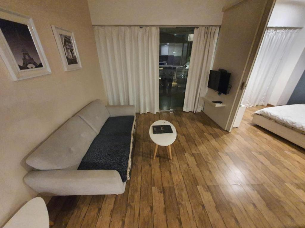 Homestays At Rajhans Belliza Near Airport Surat Exterior foto